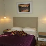 Home 16 Relais